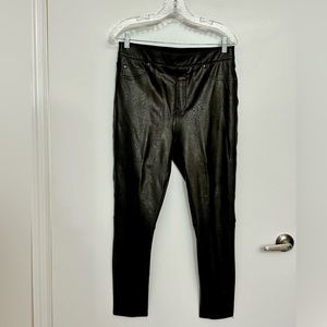 Spanx Leather Legging Pants in Large. Black. Like New Condition!